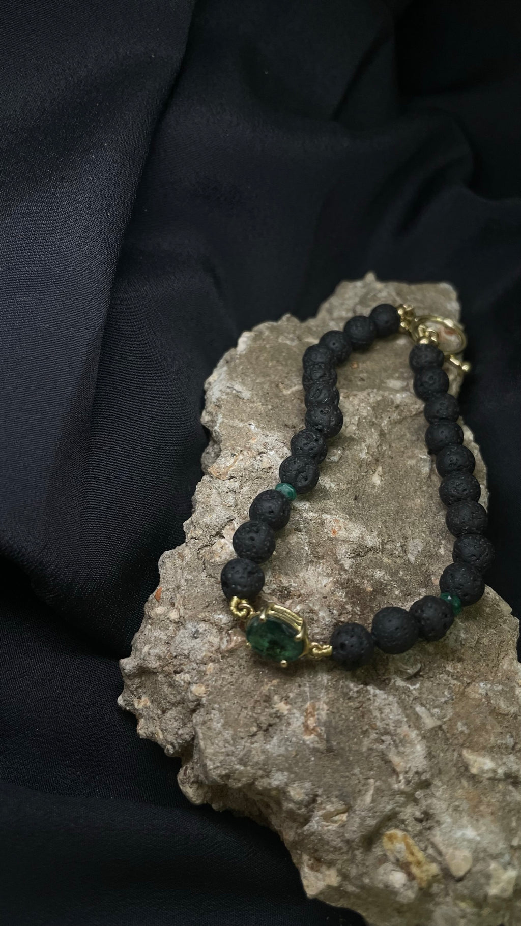 Emerald Bedds & Gold Bracelet