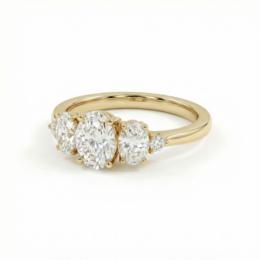 Oval Degrade Diamonds Ring