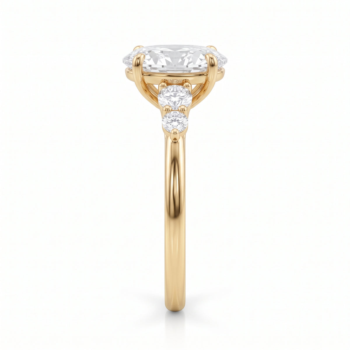 Oval & Graduated Diamonds Ring