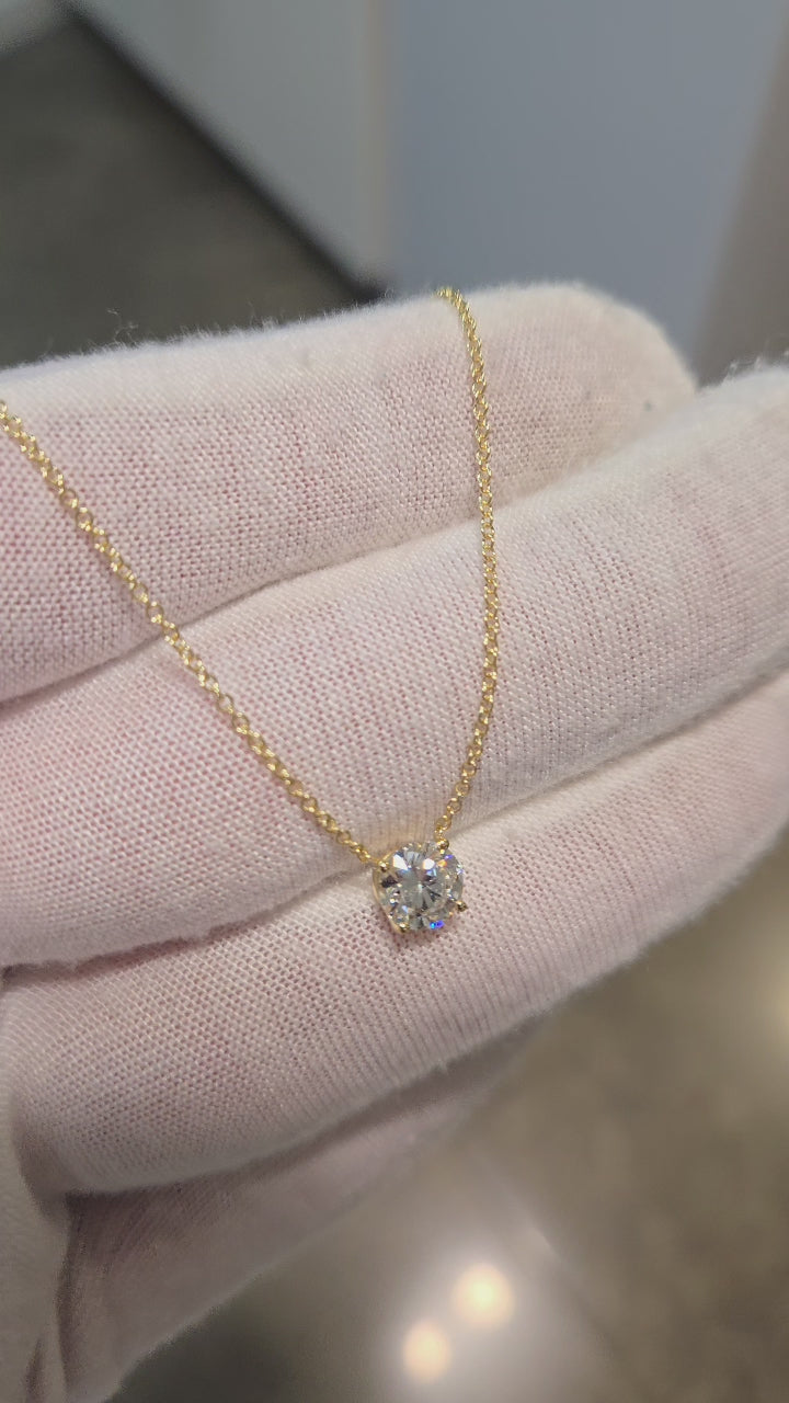 Round Solitaire pendant