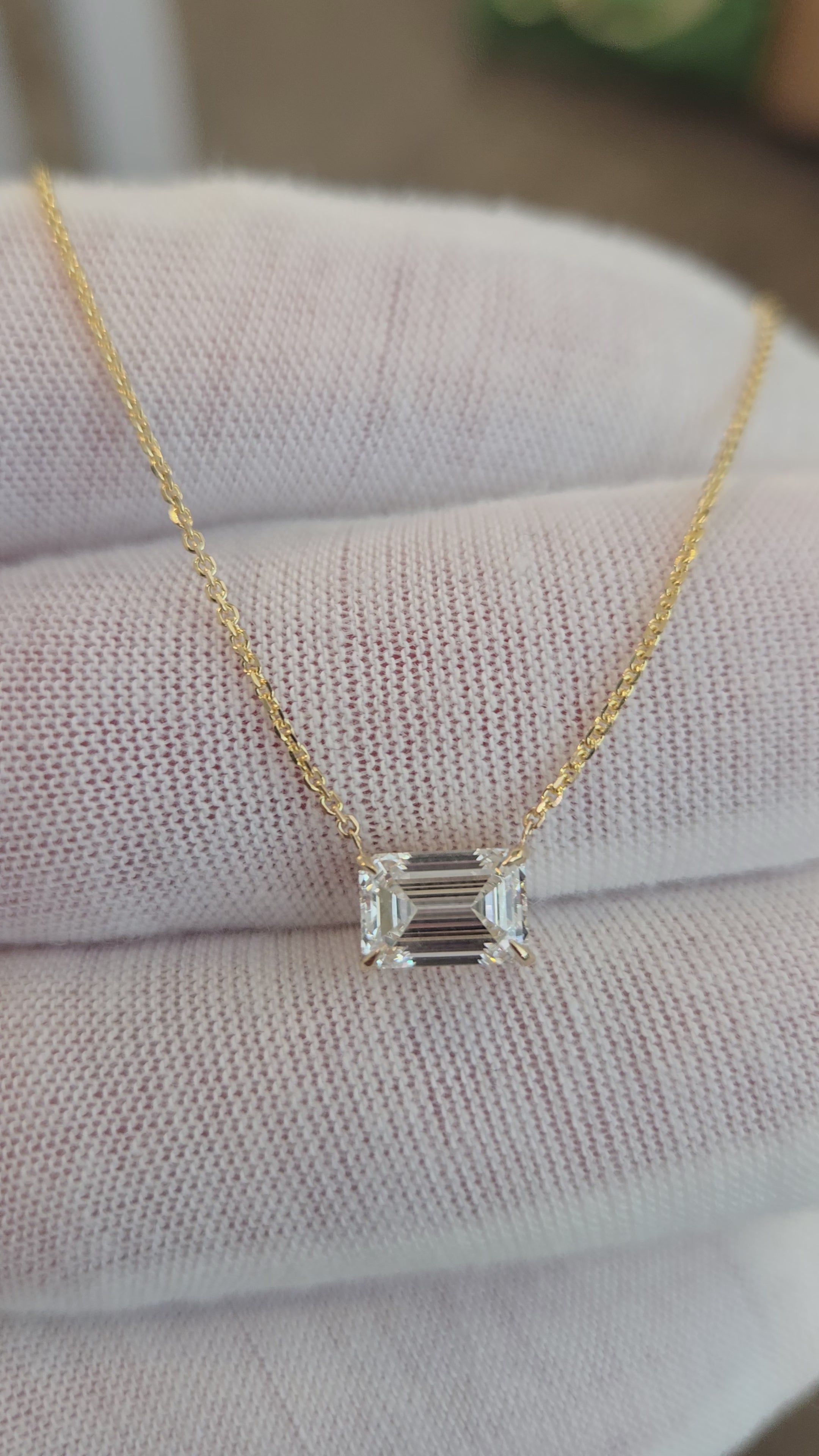 Emerald Floating Pendant